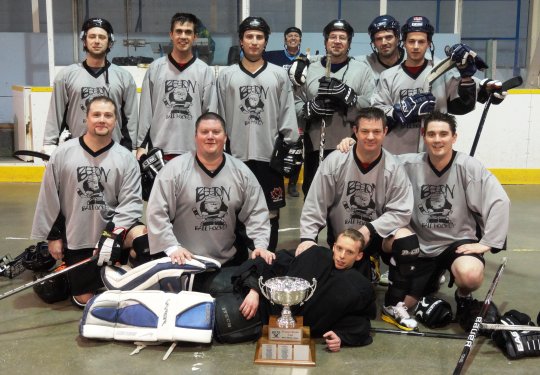 2012_13_mens_winter_league_champs5.jpg_5440b0a4e8.jpg