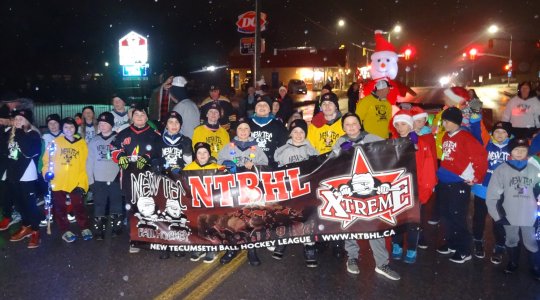 2018_alliston_parade5.jpg_d51db51887.jpg