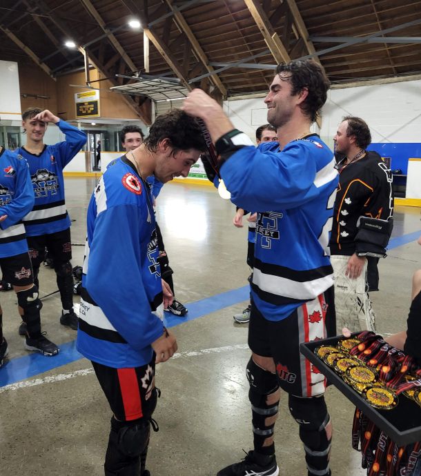 2025_20Mens_20league_20Champs5.JPG_263b1d45f1.jpg