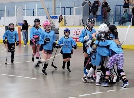 Girls_20Blue.JPG_de3131707a.jpg