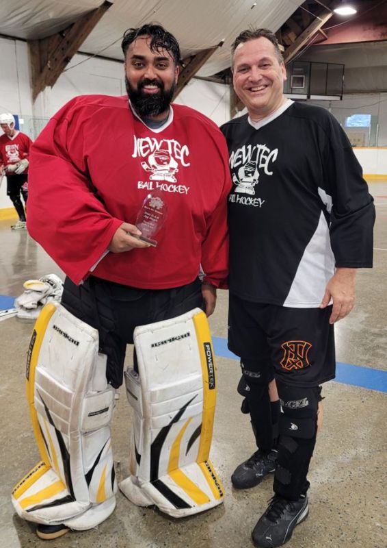 Men_2030_2B_20top_20goalie.JPG_59bb498246.jpg
