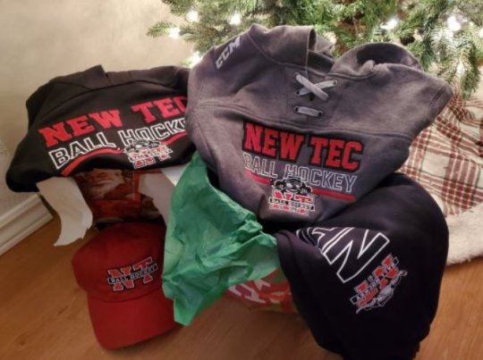 christams_merch_image.jpg_e3f482172a.jpg