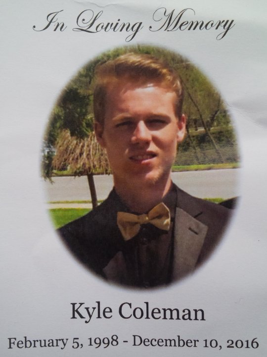 kyle_funeral1.jpg_d01ecf55a7.jpg
